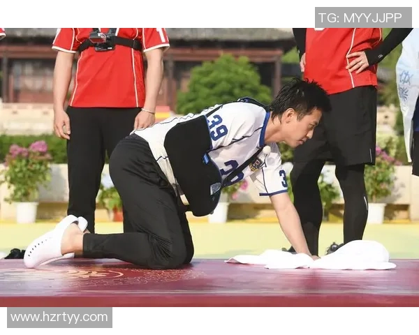 以足球暖心球星为例探讨他们如何用爱与责任温暖社会和球迷